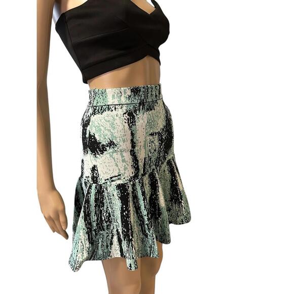 Flirty Ruffled Skirt with Abstract Print - Picture 3 of 6